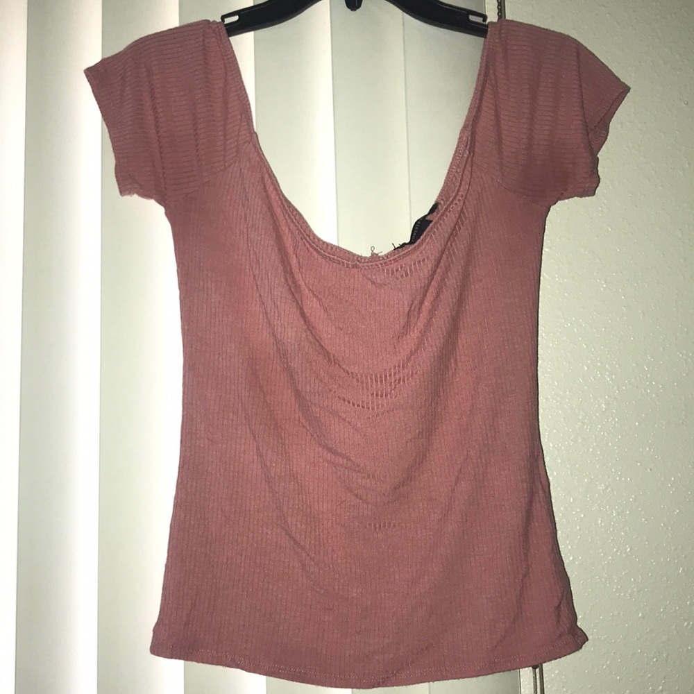 pink top